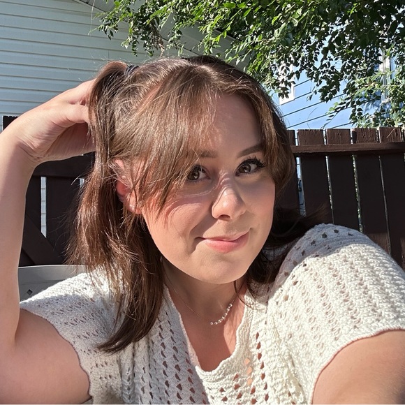 Meet your Posher, Hope - Picture 1 of 3